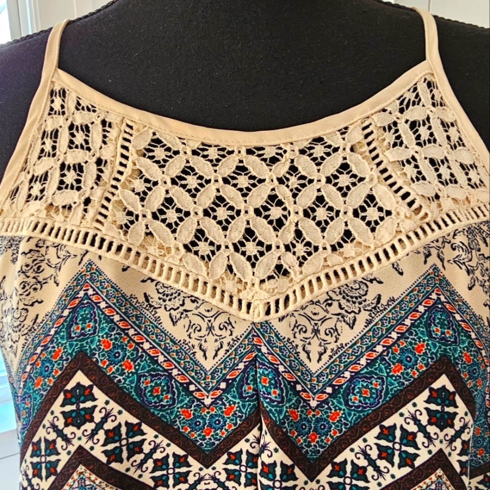 Multicolor Chevron Pattern Women's Top - Picture 3 of 7